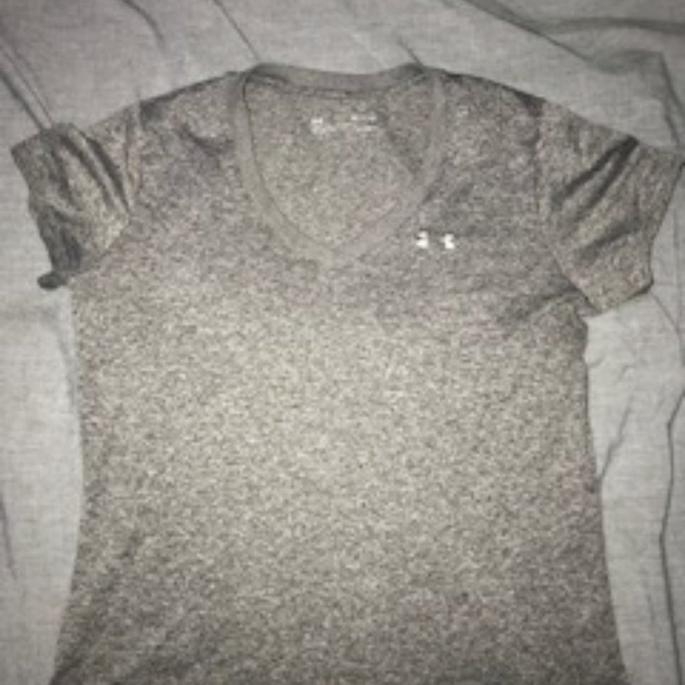 Gray Under amour shirt